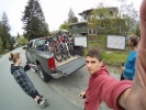 Tom, son Pick up, miranda, alex et moi meme au chargement