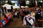 au pied du podium