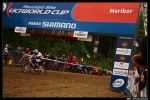 Greg Minnar passe la ligne en tête et y restera