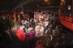 L'intérieur du bar, bien festif