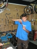 Denis dans son atelier