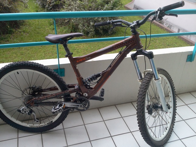 Commencal supreme mini hotsell dh