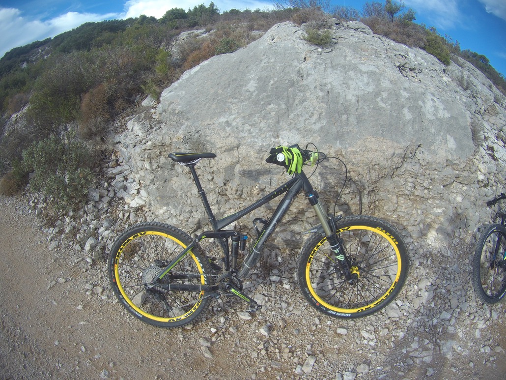Cube cube fritzz HPA RACE 27.5 BLACK/YELLOW