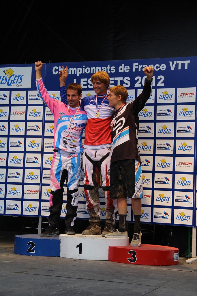 podium hommes
