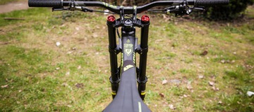 Pr&eacute;sentation Commencal DH V4