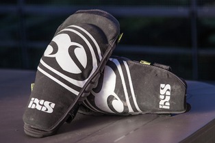 Test lecteurs: Genouill&egrave;re IXS Carve EVO