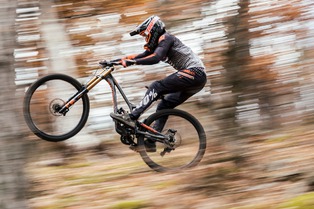 Test Priv&eacute; : Commencal - Supreme DH 29"