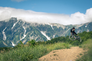 The Giros - Chombo - Big in Japan