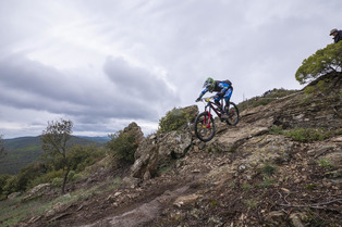 7 IDP - Genouill&egrave;res Sam Hill