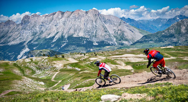 Le Bike Park du D&eacute;voluy : pour apprendre en famille ou entre potes