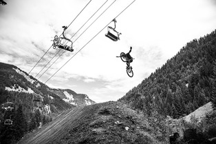 R&eacute;cap' VTT de la semaine :  Michelin Wild Grip'R, Santa Cruz Megatower C, Josh Bryceland dans son jardin...